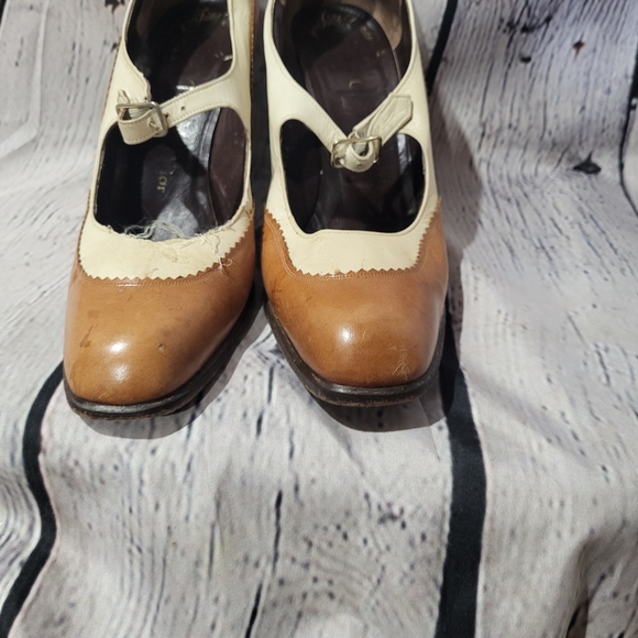 AUTHENTIC VINTAGE CHRISTIAN DIOR MARY JANE HEELS - Picture 3 of 16